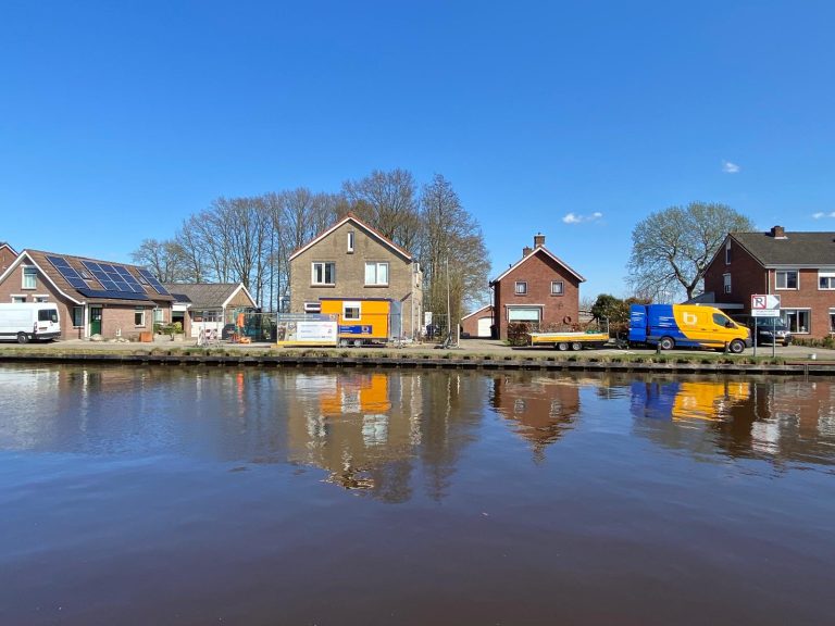 Foundation repair of residential house along the Almelo-De Haandrik canal