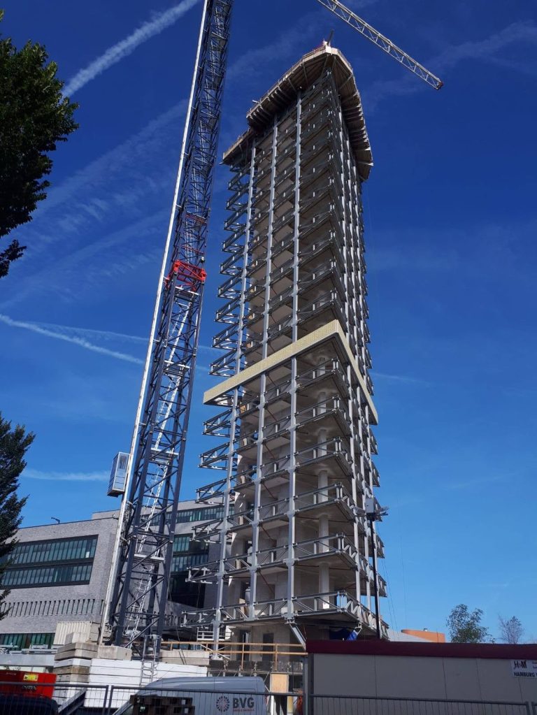 Betonnen spiltrap 180 graden gedraaid in Toren van Oud Den Haag