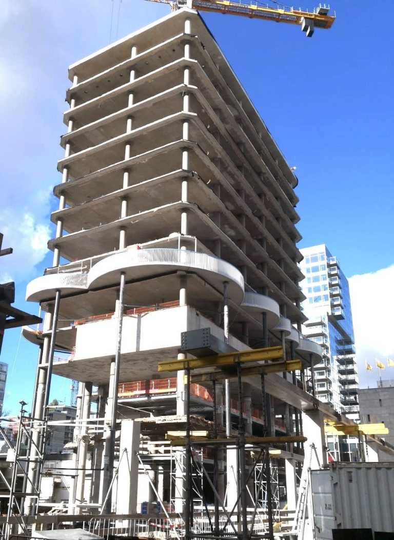 Balkonconstructies vijzelen en positioneren voor woontoren in Rotterdam